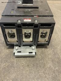 photo of MCCB29978
