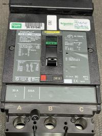 photo of MCCB29997