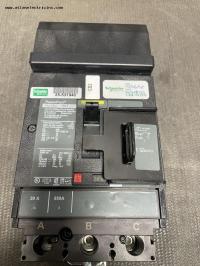 photo of MCCB29997